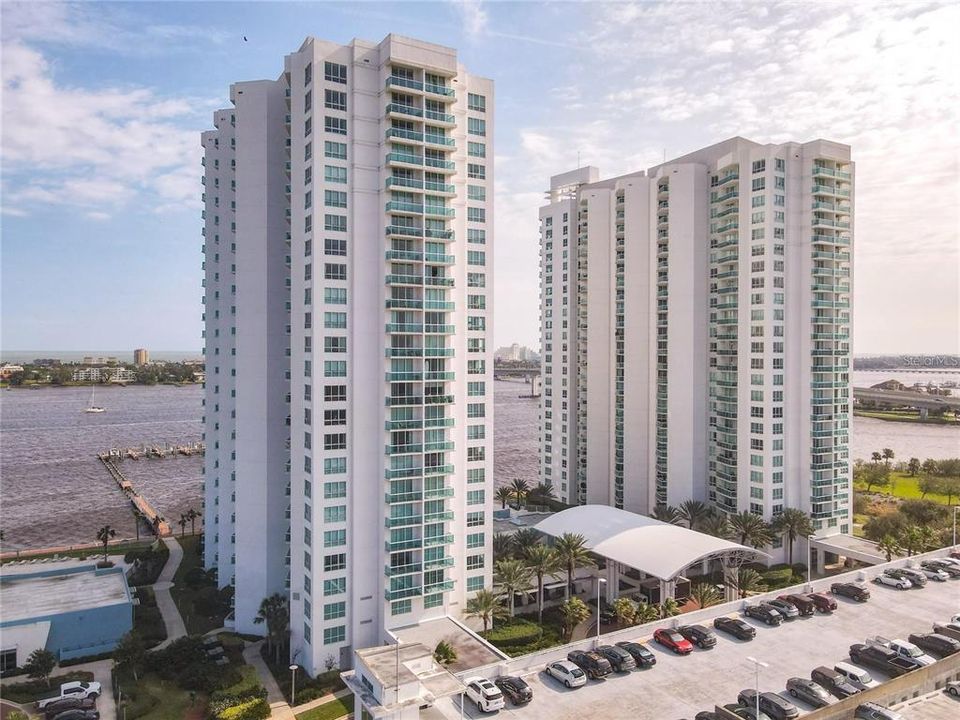 For Sale: $455,000 (3 beds, 3 baths, 2079 Square Feet)