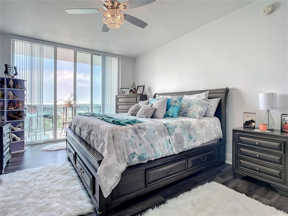 For Sale: $455,000 (3 beds, 3 baths, 2079 Square Feet)