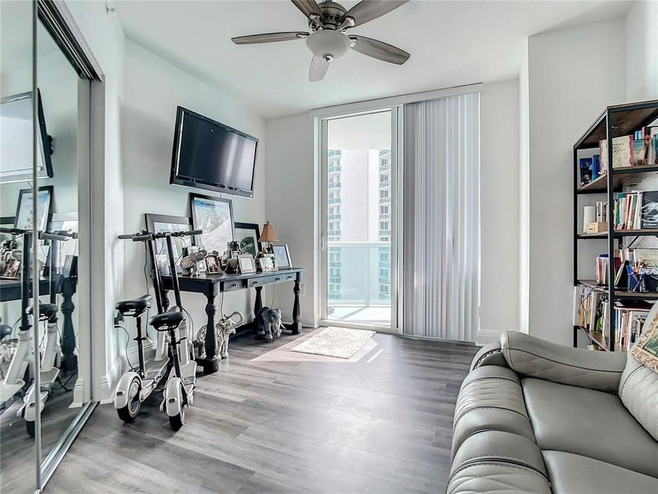 For Sale: $455,000 (3 beds, 3 baths, 2079 Square Feet)