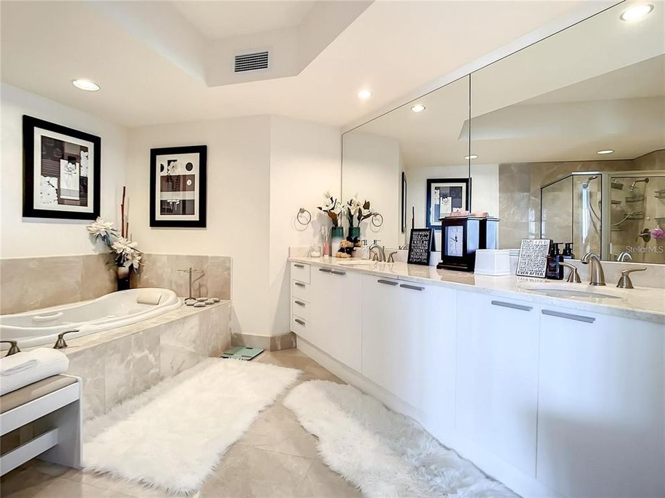 For Sale: $455,000 (3 beds, 3 baths, 2079 Square Feet)