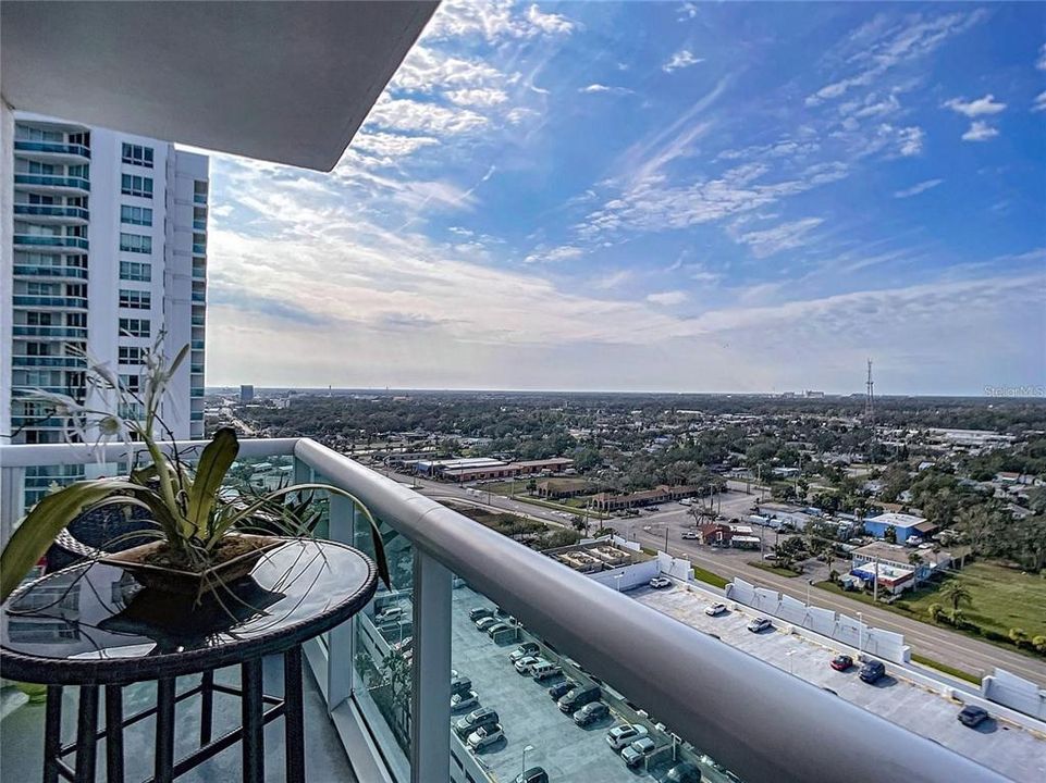 For Sale: $455,000 (3 beds, 3 baths, 2079 Square Feet)