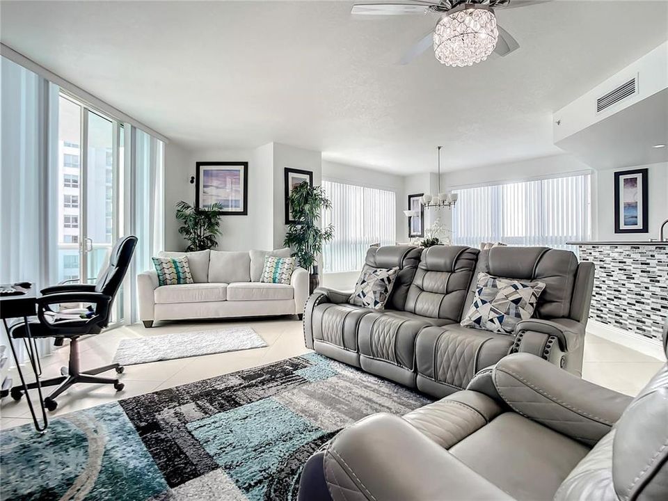 For Sale: $455,000 (3 beds, 3 baths, 2079 Square Feet)