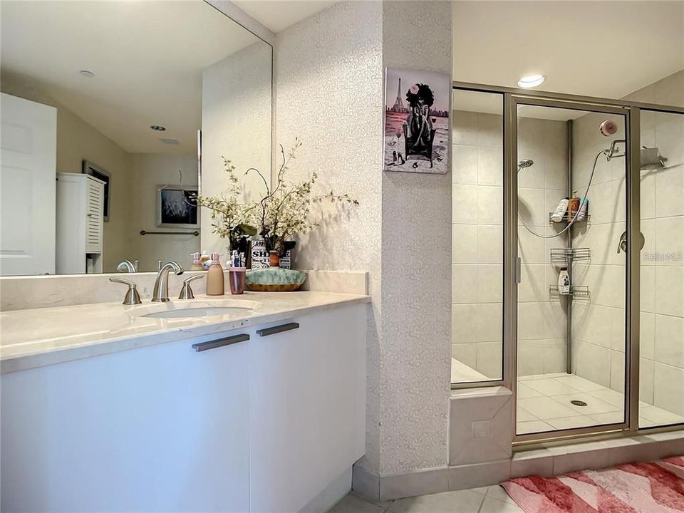 For Sale: $455,000 (3 beds, 3 baths, 2079 Square Feet)
