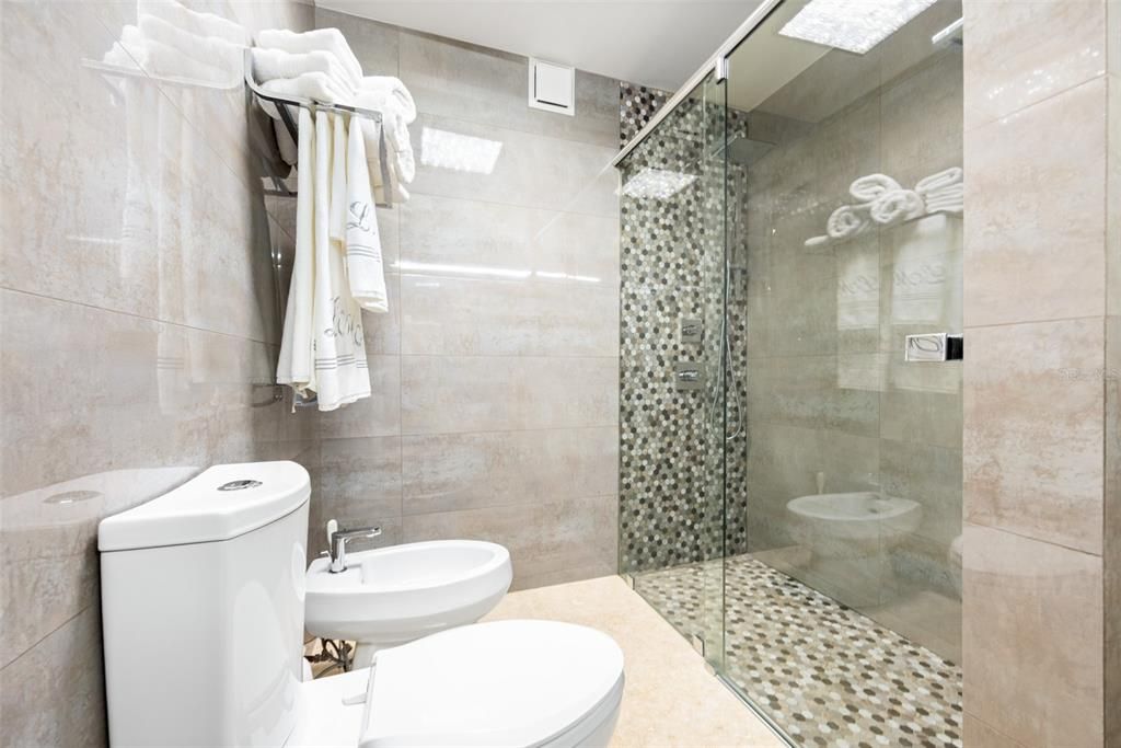 For Sale: $2,159,000 (4 beds, 5 baths, 5049 Square Feet)