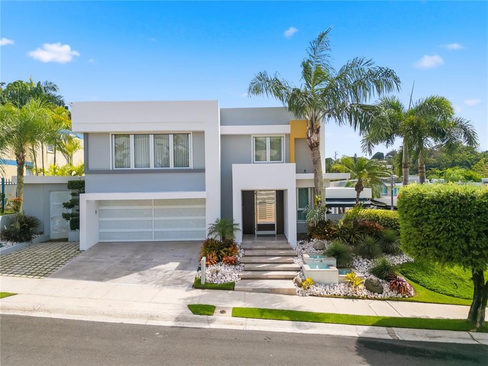 For Sale: $2,159,000 (4 beds, 5 baths, 5049 Square Feet)