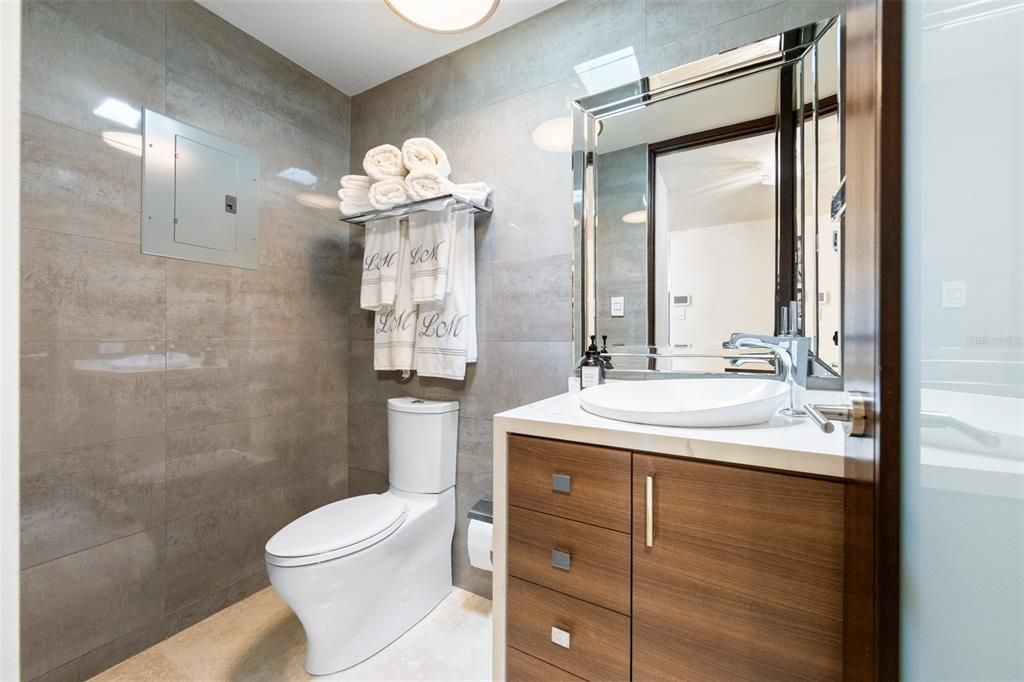 For Sale: $2,159,000 (4 beds, 5 baths, 5049 Square Feet)