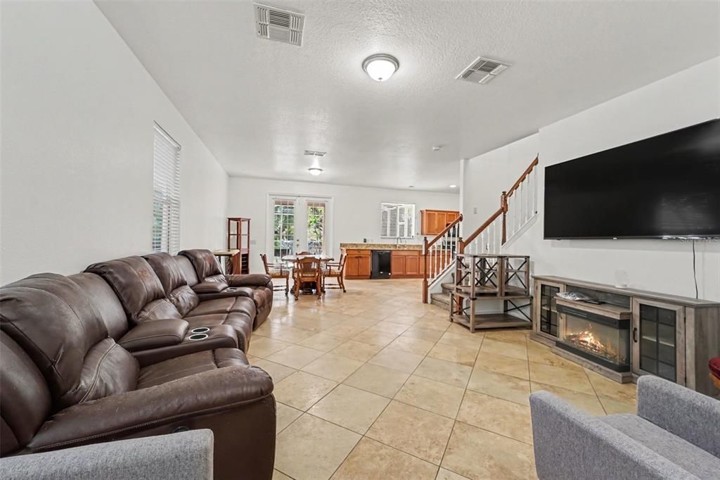 For Sale: $450,000 (4 beds, 2 baths, 2208 Square Feet)