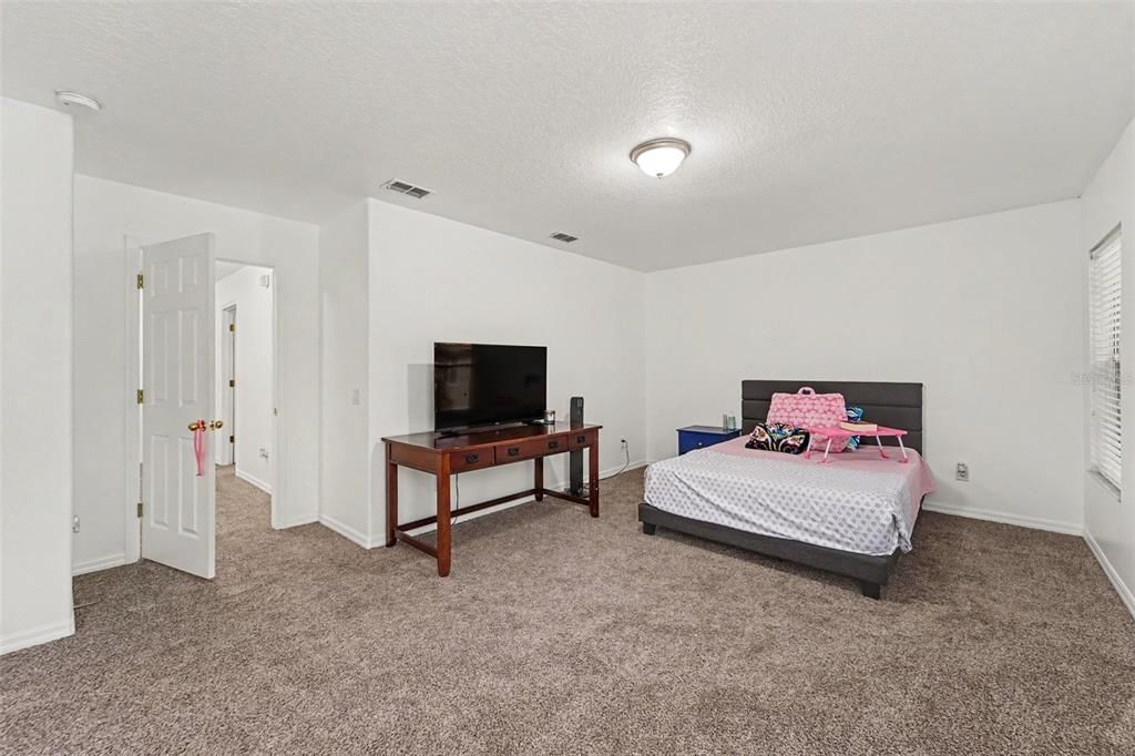 For Sale: $450,000 (4 beds, 2 baths, 2208 Square Feet)