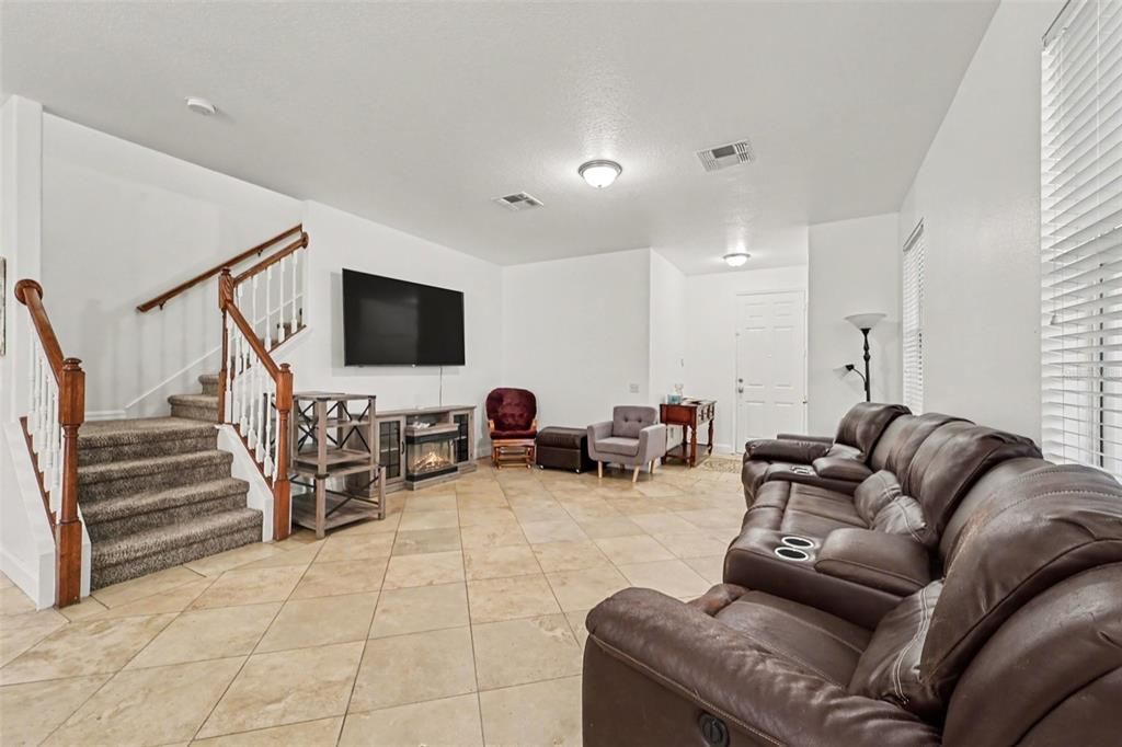 For Sale: $450,000 (4 beds, 2 baths, 2208 Square Feet)