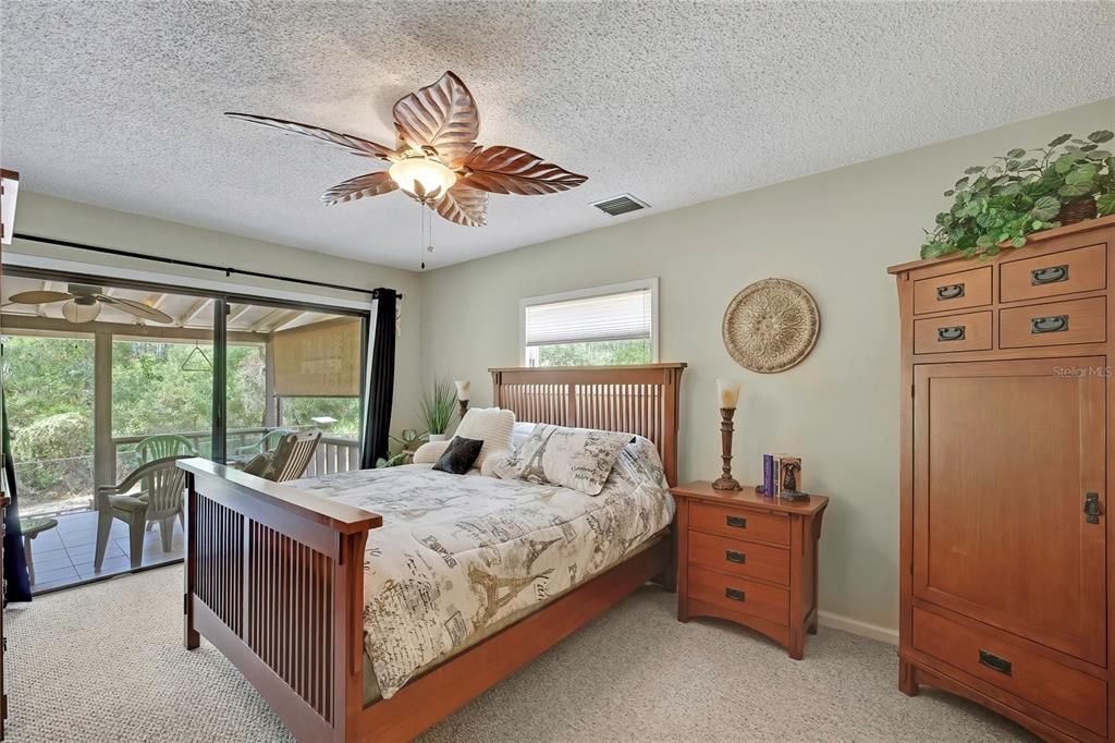 For Sale: $289,900 (2 beds, 2 baths, 1152 Square Feet)