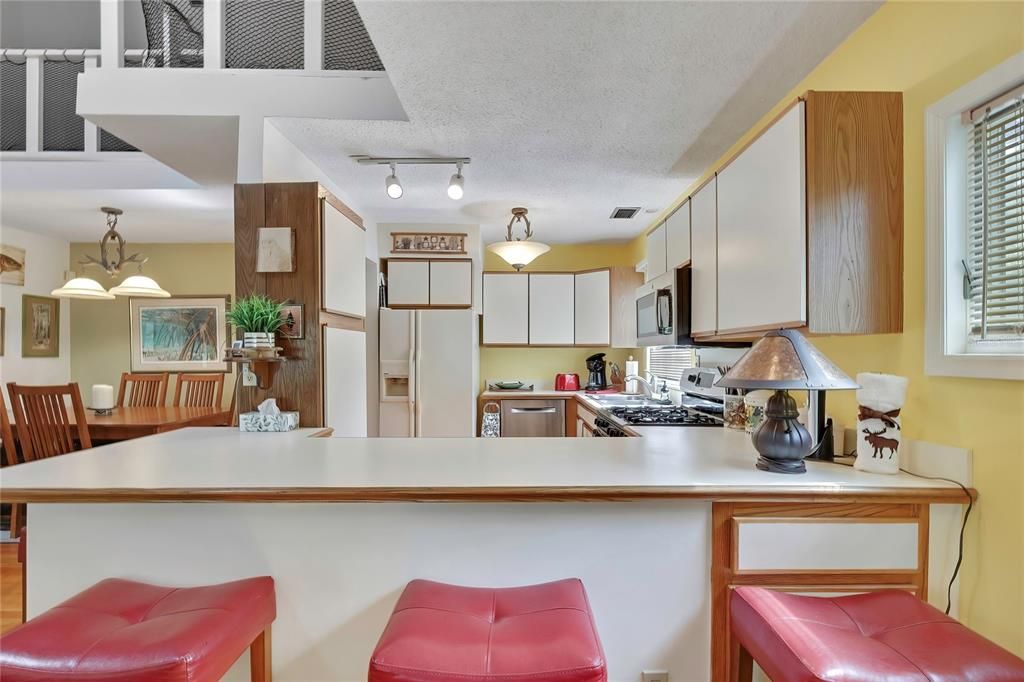 For Sale: $289,900 (2 beds, 2 baths, 1152 Square Feet)
