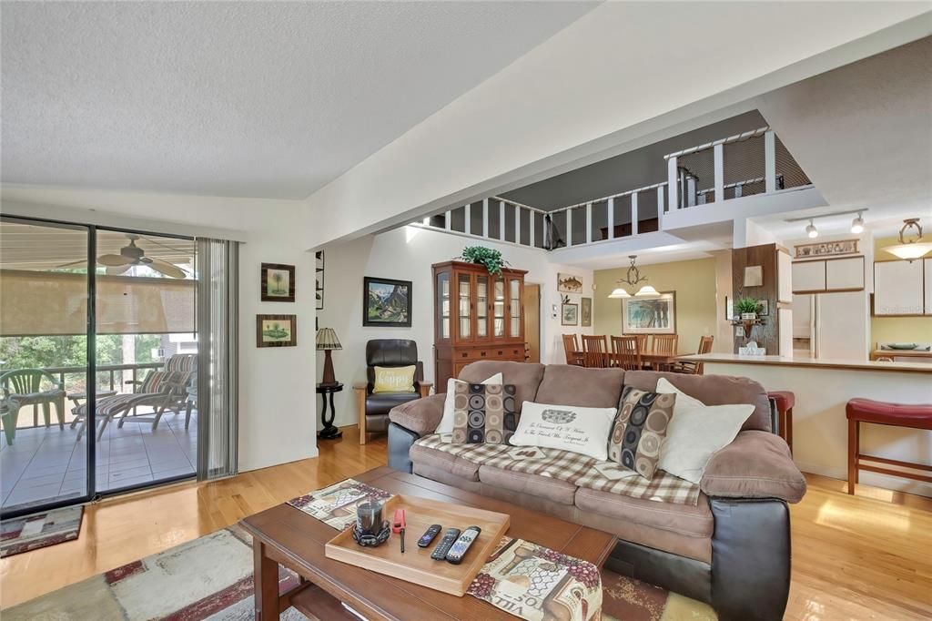For Sale: $289,900 (2 beds, 2 baths, 1152 Square Feet)