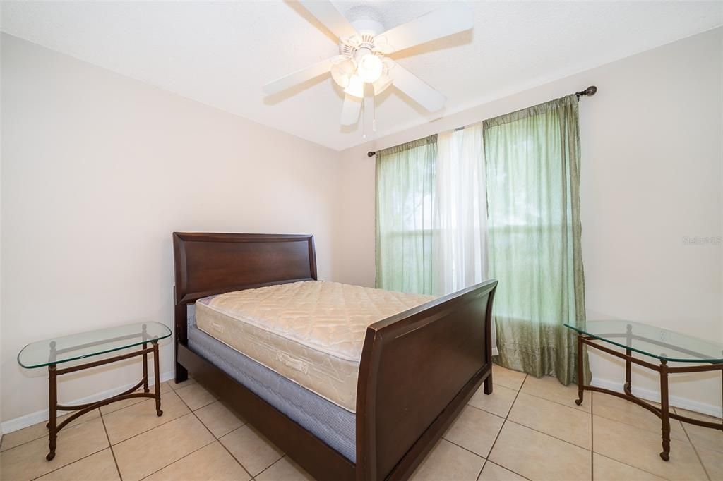 For Rent: $2,100 (3 beds, 2 baths, 1463 Square Feet)