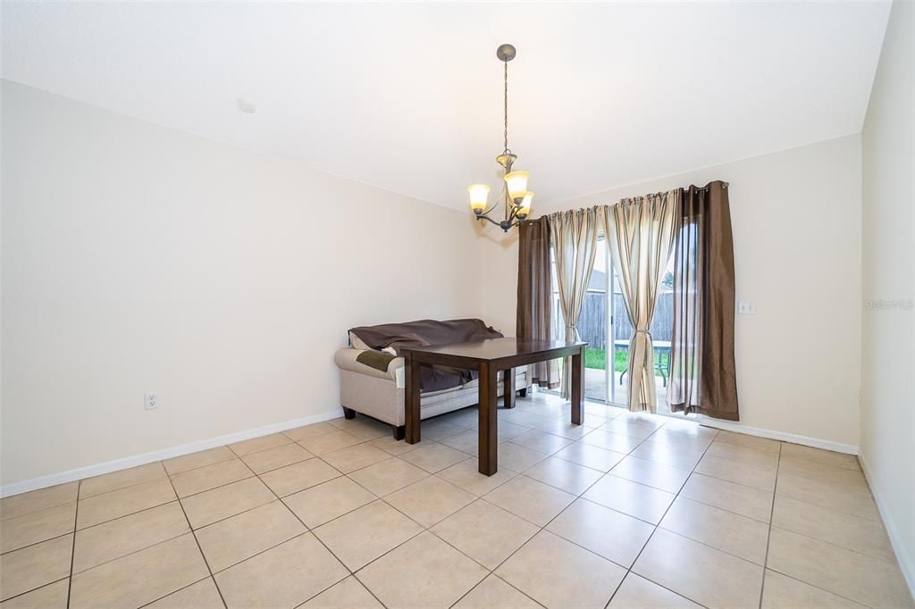 For Rent: $2,100 (3 beds, 2 baths, 1463 Square Feet)