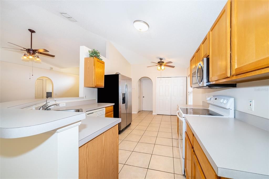 For Rent: $2,100 (3 beds, 2 baths, 1463 Square Feet)