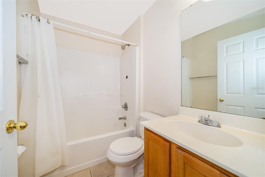 For Rent: $2,100 (3 beds, 2 baths, 1463 Square Feet)