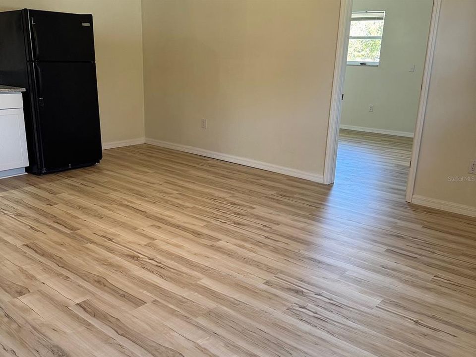 For Rent: $1,300 (1 beds, 1 baths, 600 Square Feet)