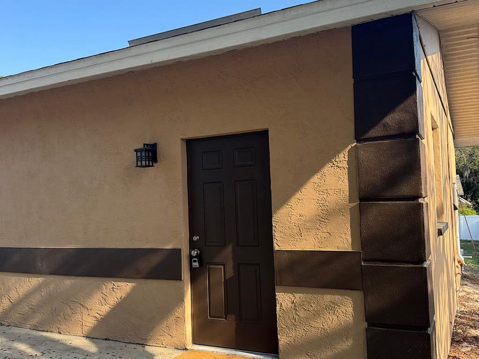 For Rent: $1,300 (1 beds, 1 baths, 600 Square Feet)