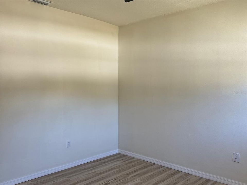 For Rent: $1,300 (1 beds, 1 baths, 600 Square Feet)