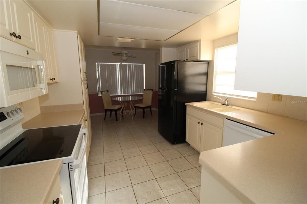 For Rent: $1,850 (2 beds, 2 baths, 1830 Square Feet)