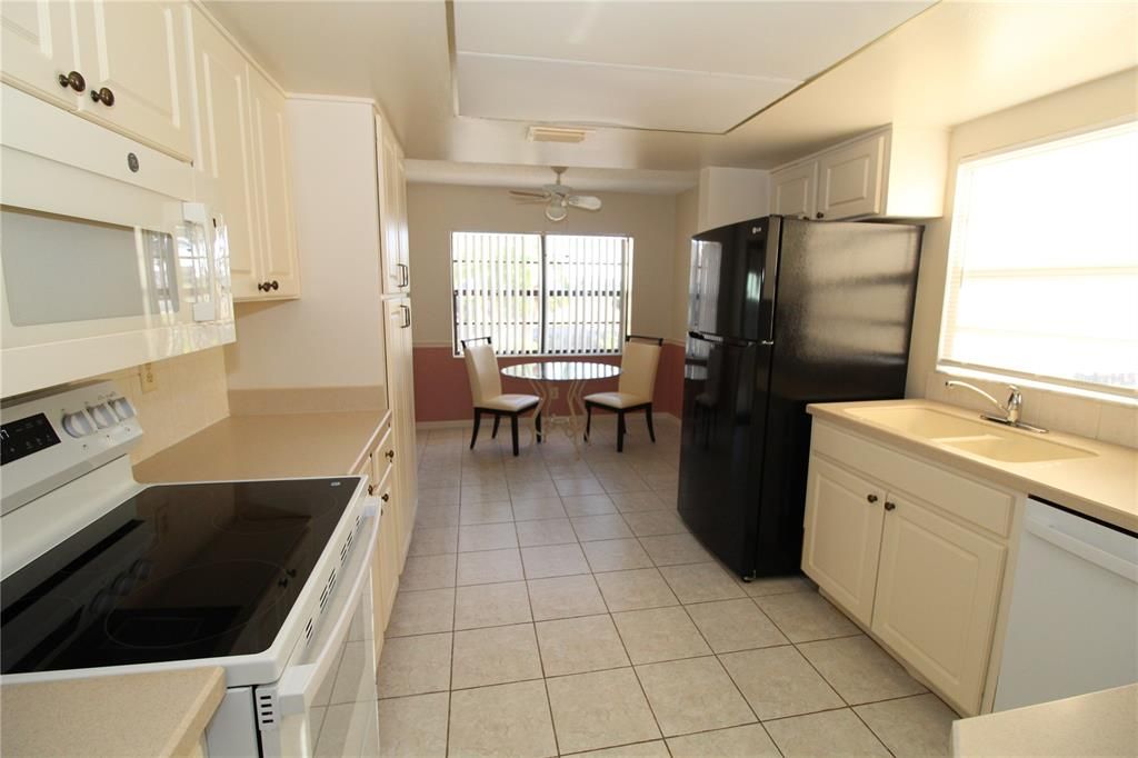 For Rent: $1,850 (2 beds, 2 baths, 1830 Square Feet)