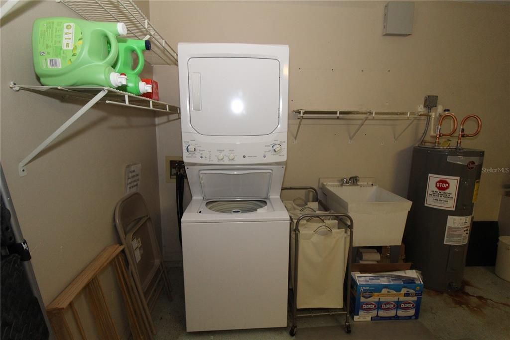 For Rent: $1,850 (2 beds, 2 baths, 1830 Square Feet)