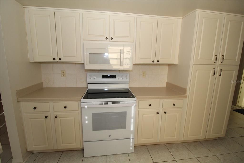 For Rent: $1,850 (2 beds, 2 baths, 1830 Square Feet)