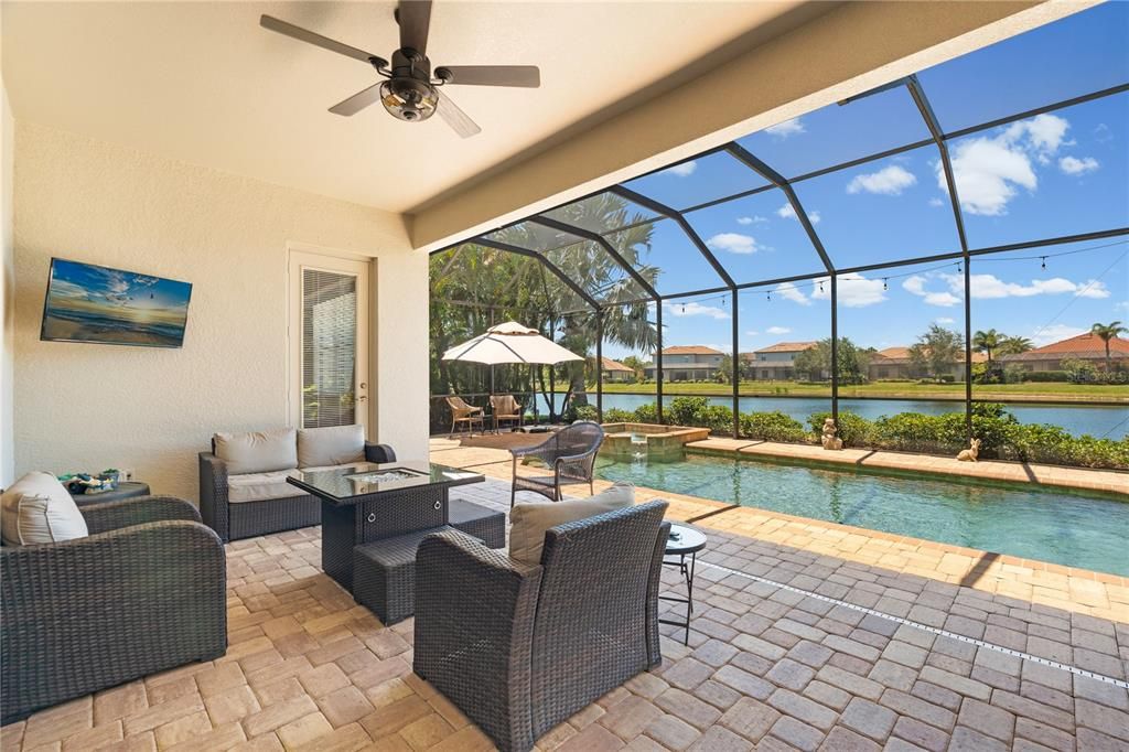 En Venta: $769,000 (4 camas, 2 baños, 2239 Pies cuadrados)