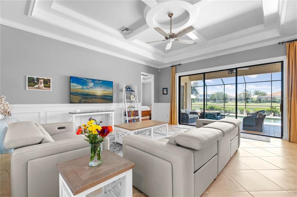 En Venta: $769,000 (4 camas, 2 baños, 2239 Pies cuadrados)