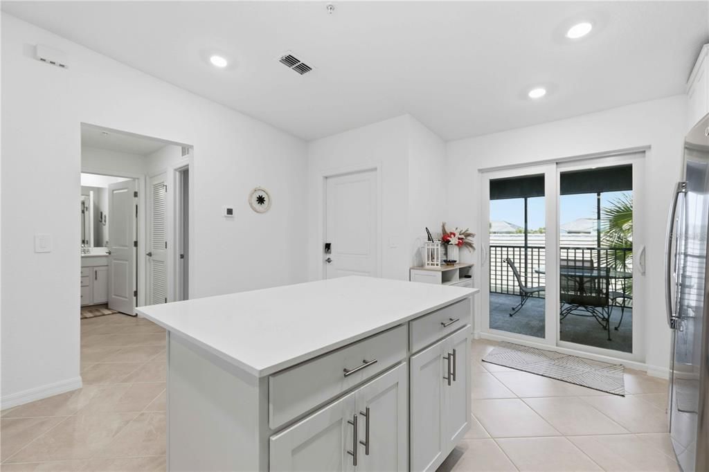 En Venta: $359,000 (2 camas, 2 baños, 1366 Pies cuadrados)