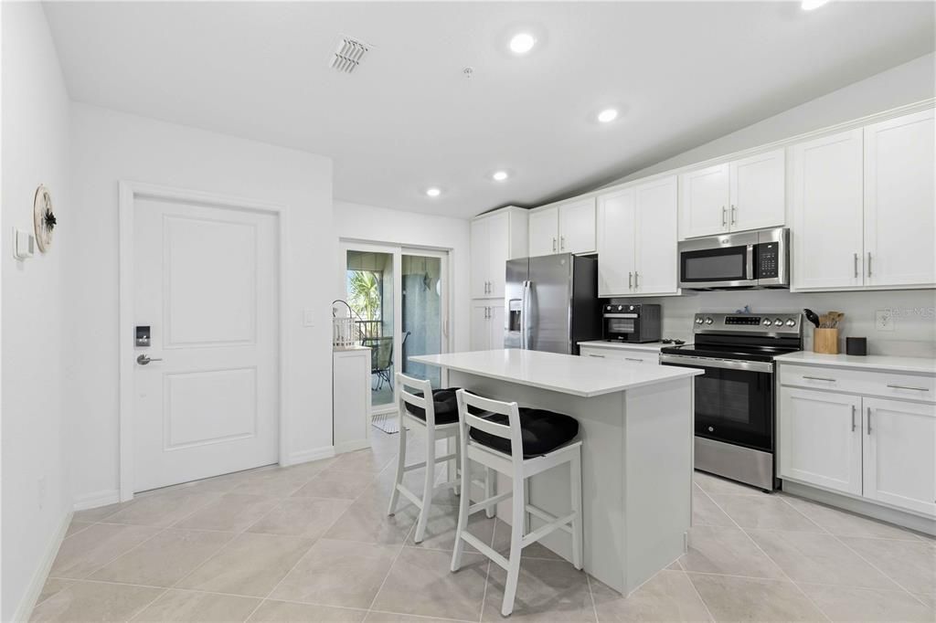 En Venta: $359,000 (2 camas, 2 baños, 1366 Pies cuadrados)