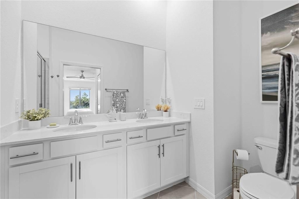 En Venta: $359,000 (2 camas, 2 baños, 1366 Pies cuadrados)