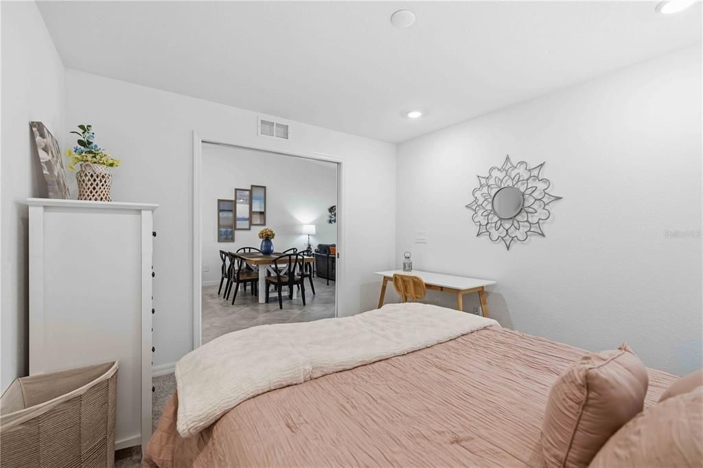 En Venta: $359,000 (2 camas, 2 baños, 1366 Pies cuadrados)