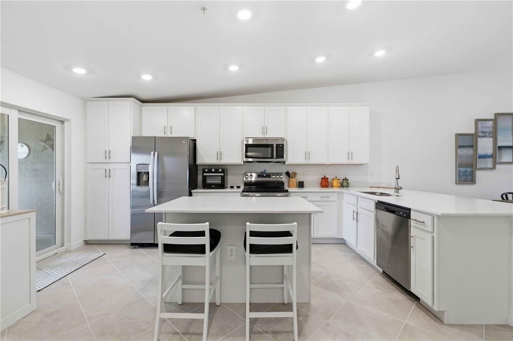 En Venta: $359,000 (2 camas, 2 baños, 1366 Pies cuadrados)