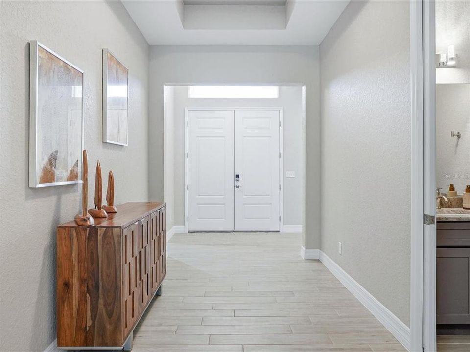 En Venta: $649,900 (4 camas, 3 baños, 2225 Pies cuadrados)