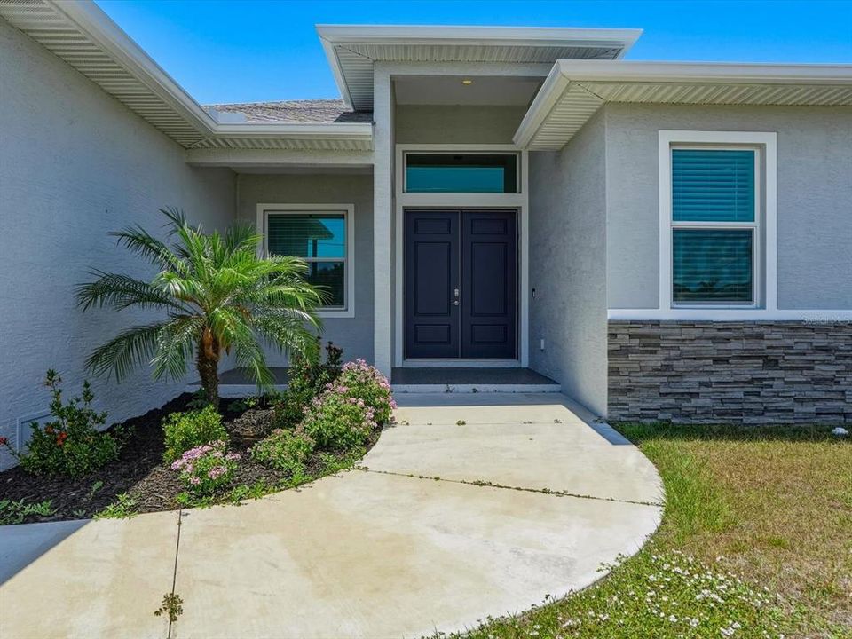 En Venta: $649,900 (4 camas, 3 baños, 2225 Pies cuadrados)