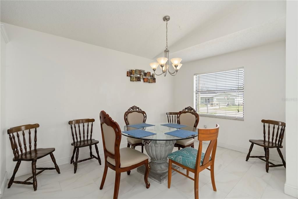 For Rent: $2,500 (3 beds, 2 baths, 1307 Square Feet)