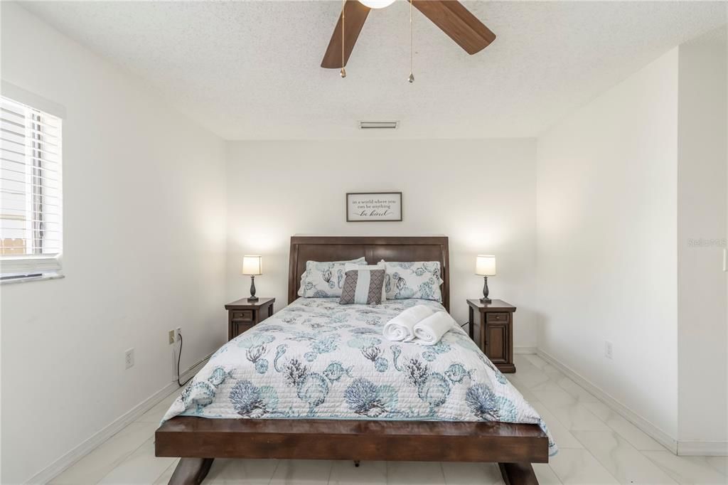 For Rent: $2,500 (3 beds, 2 baths, 1307 Square Feet)