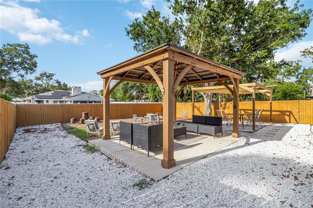For Rent: $2,500 (3 beds, 2 baths, 1307 Square Feet)