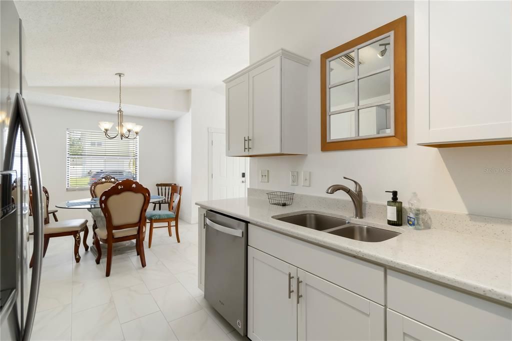 For Rent: $2,500 (3 beds, 2 baths, 1307 Square Feet)