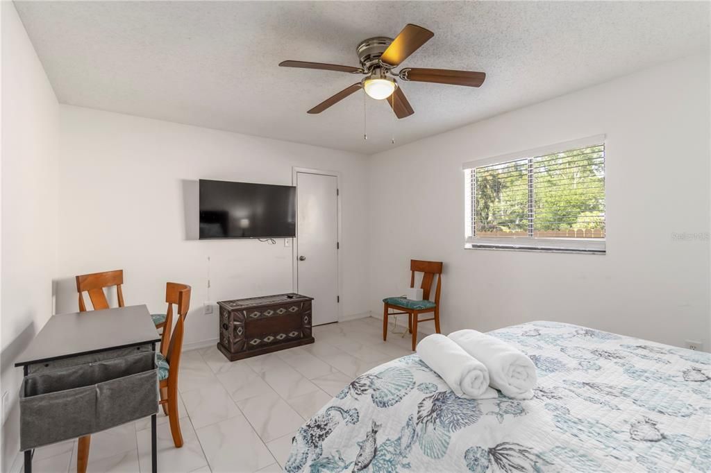 For Rent: $2,500 (3 beds, 2 baths, 1307 Square Feet)
