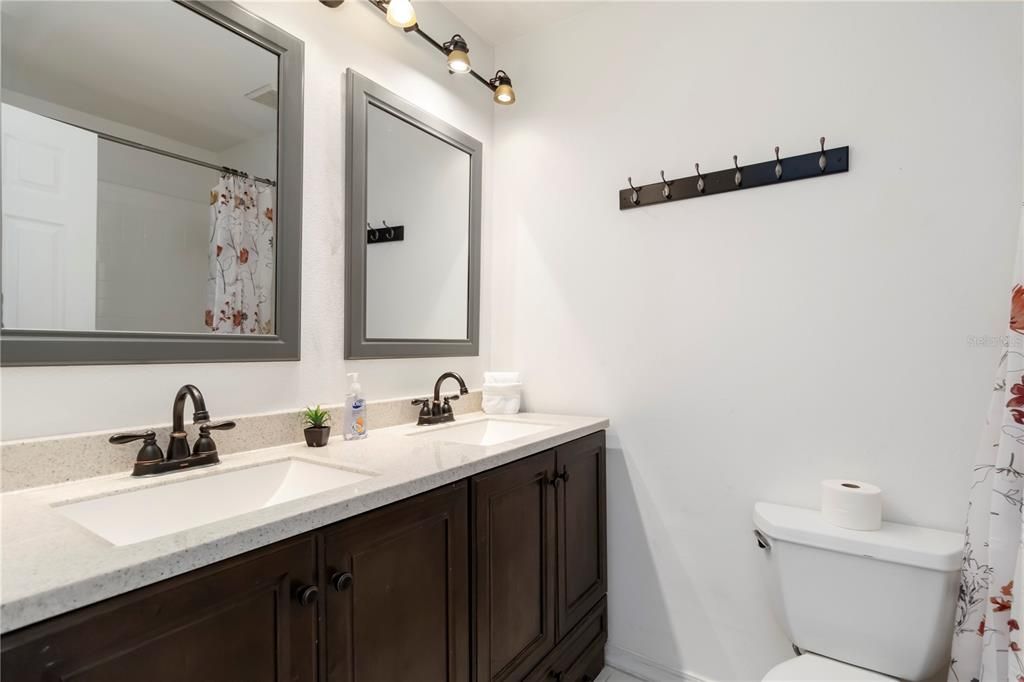 For Rent: $2,500 (3 beds, 2 baths, 1307 Square Feet)