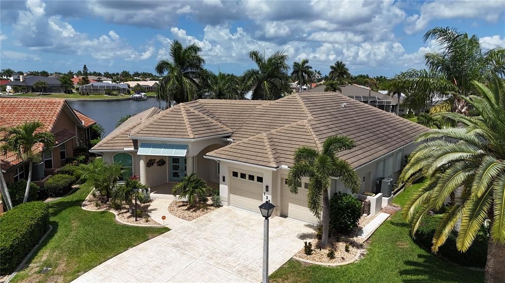 For Sale: $1,375,000 (4 beds, 2 baths, 2763 Square Feet)