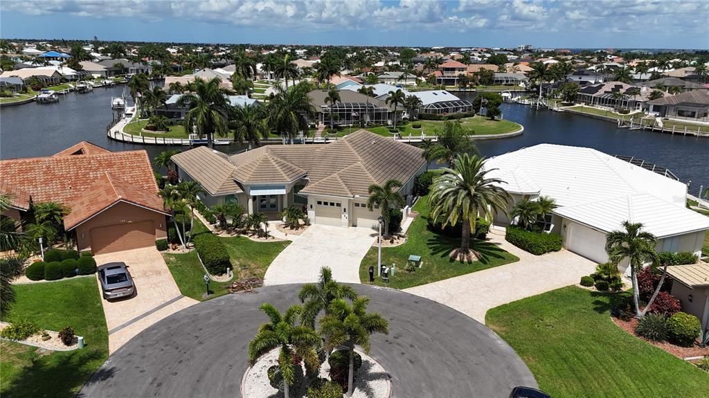 For Sale: $1,375,000 (4 beds, 2 baths, 2763 Square Feet)
