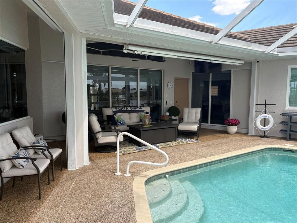 For Sale: $1,375,000 (4 beds, 2 baths, 2763 Square Feet)