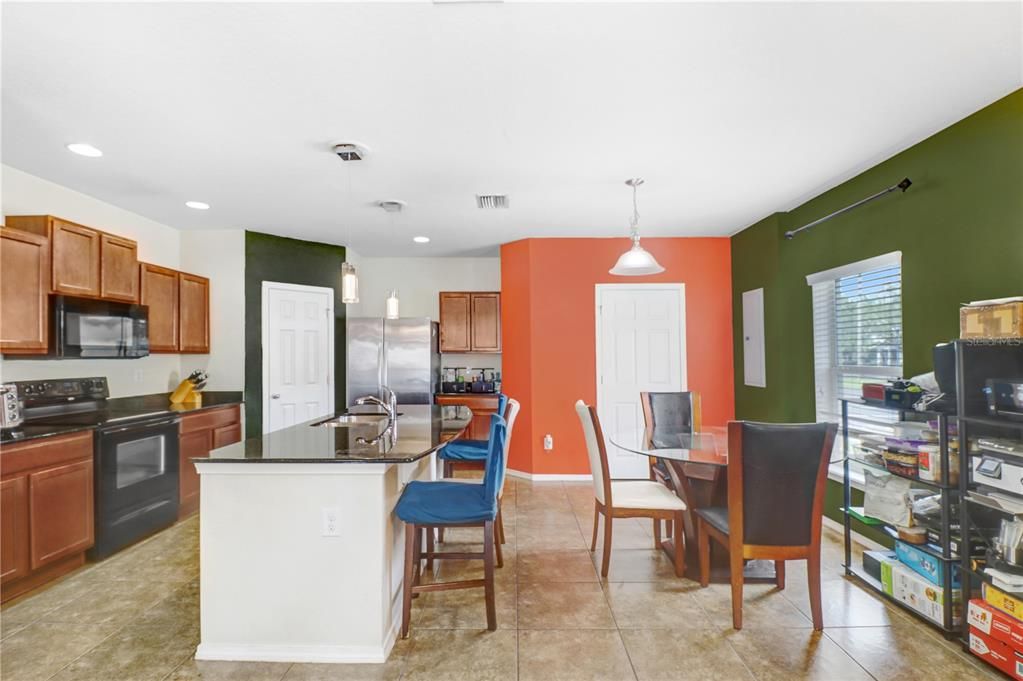 En Venta: $215,000 (2 camas, 2 baños, 1280 Pies cuadrados)