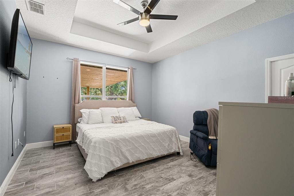 For Sale: $359,900 (3 beds, 2 baths, 1798 Square Feet)