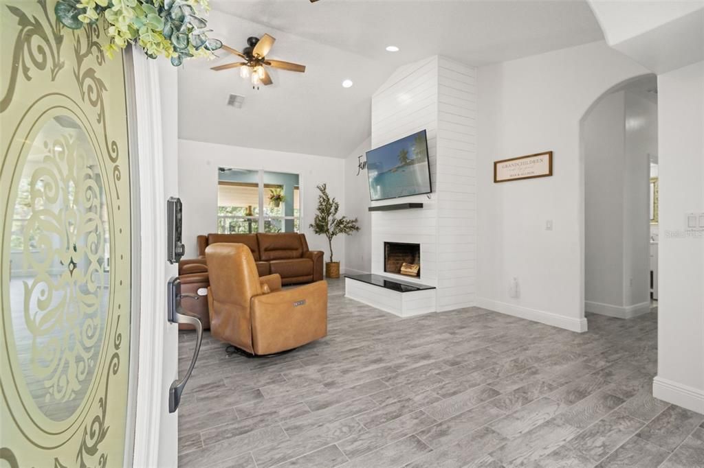 For Sale: $359,900 (3 beds, 2 baths, 1798 Square Feet)
