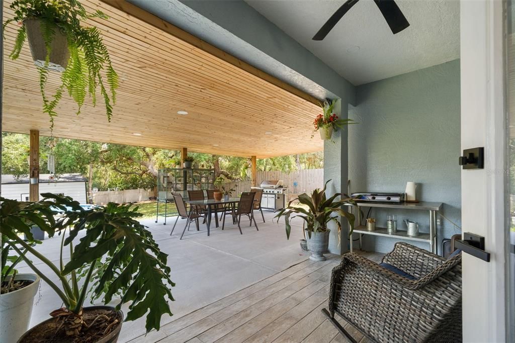 For Sale: $359,900 (3 beds, 2 baths, 1798 Square Feet)