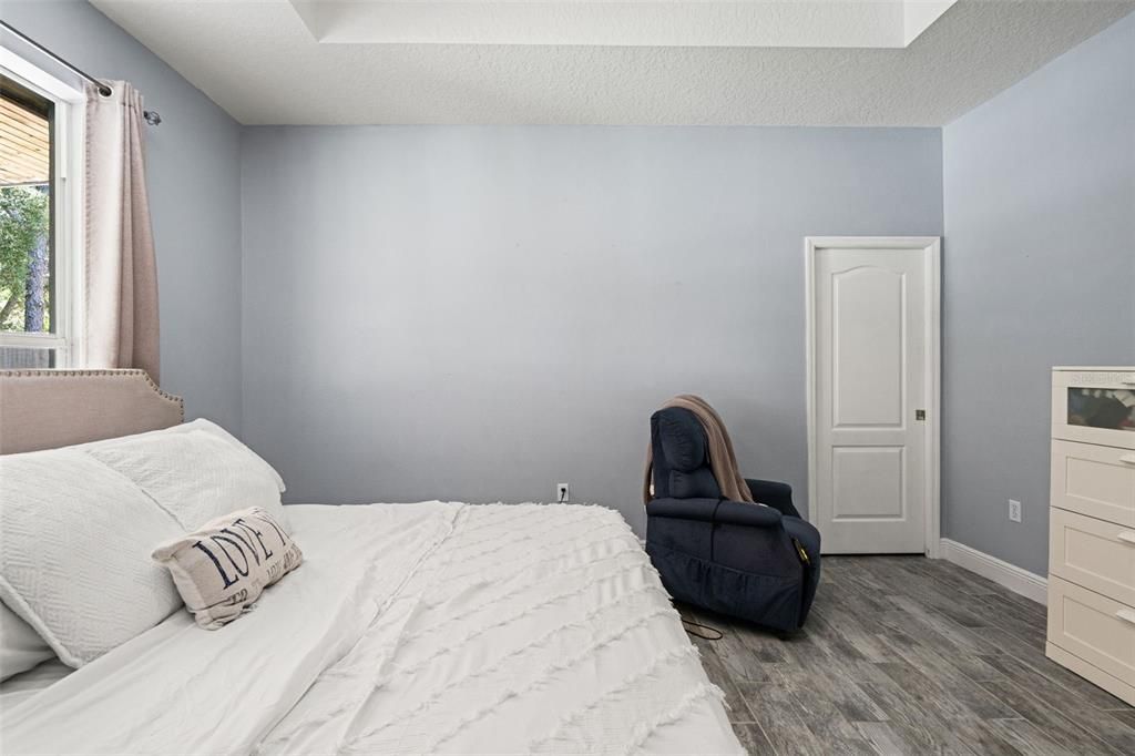 For Sale: $359,900 (3 beds, 2 baths, 1798 Square Feet)